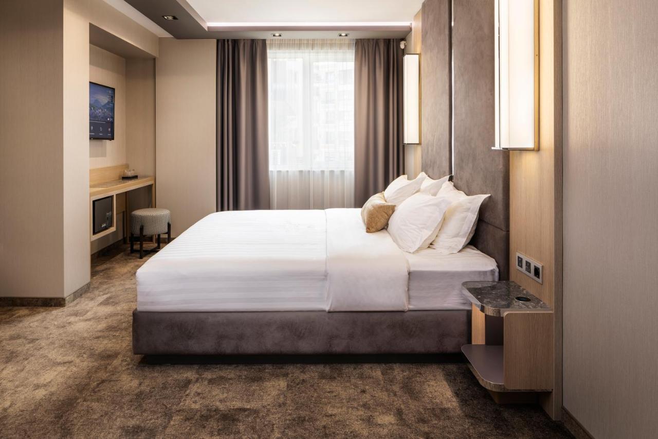 -- Este Park Hotel -- Part Of Urban Chic Luxury Design Hotels - Parking & Compliments - Next To Shopping & Dining Mall Plovdiv Ngoại thất bức ảnh