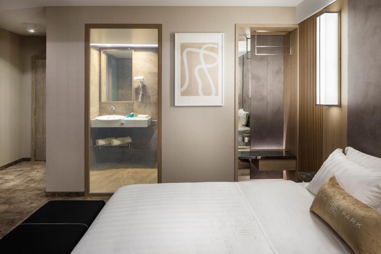 -- Este Park Hotel -- Part Of Urban Chic Luxury Design Hotels - Parking & Compliments - Next To Shopping & Dining Mall Plovdiv Ngoại thất bức ảnh